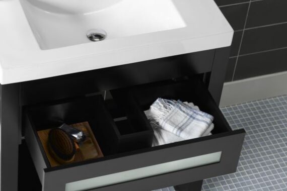 medium_038131-B02_Kendra_D1_Contempo